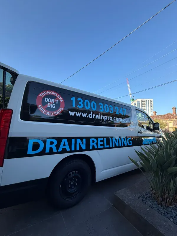 Drainpro truck and team on a Melbourne job, photo 9